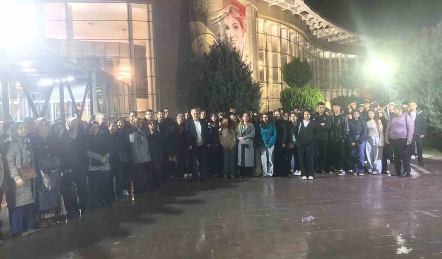 Karacasu’da öğrenciler tiyatroyla buluştu