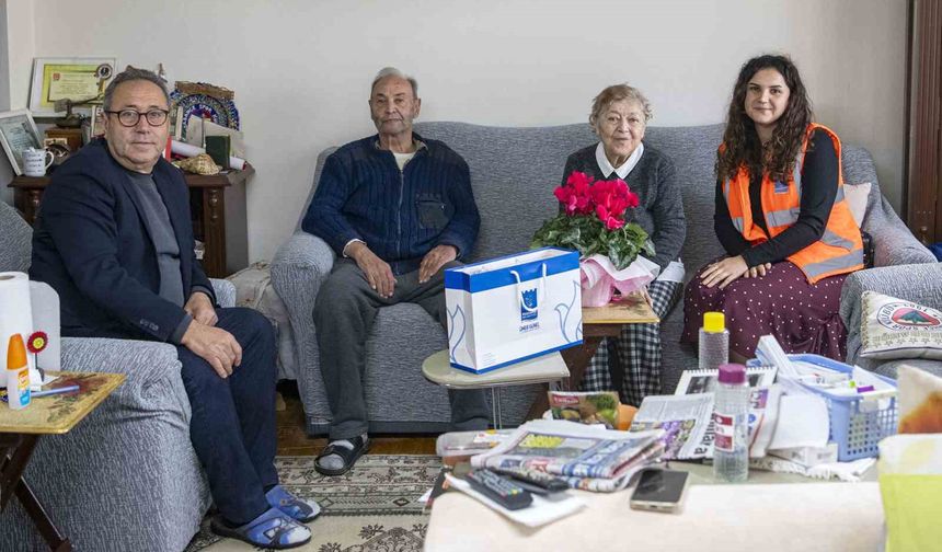 Kuşadası Belediyesi’nden engelli Osman amcaya anlamlı ziyaret