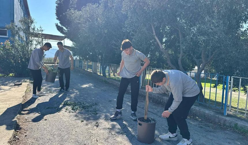 Karpuzlulu öğrencilerden örnek davranış