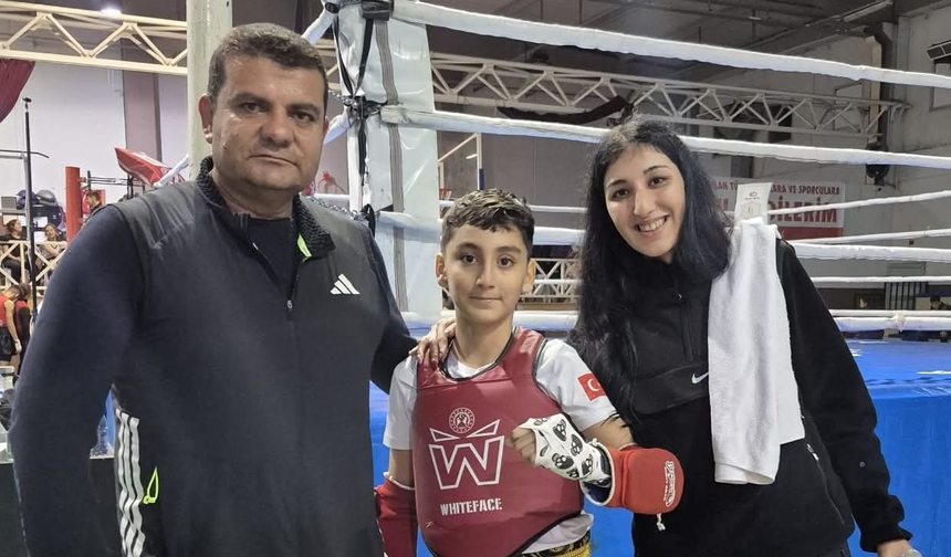 Kuşadalı sporcular şampiyonada madalyaları 'Atatürk' için topladı
