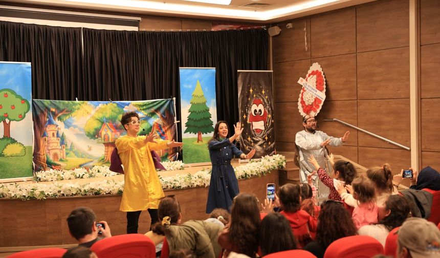 Başkan Yetişkin, ara tatilde çocukları tiyatroyla buluşturuyor