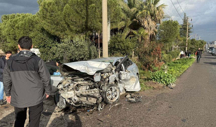 Kontrolden çıkan otomobil kaza yaptı: 2 ölü, 4 yaralı