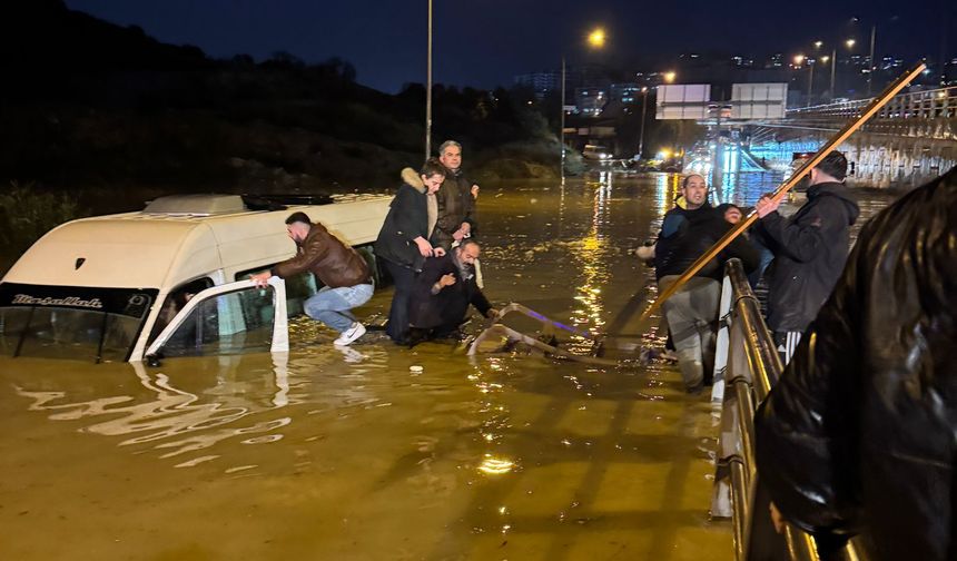 AKUT Kuşadası Ekip Lideri Saraçoğlu'ndan hayat kurtaran dokunuş