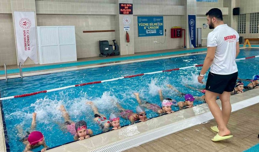 Geleceğin yüzücüleri Aydın’da yetişiyor