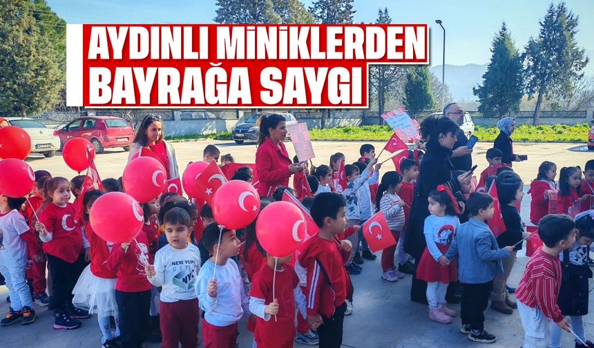 Aydınlı miniklerden bayrağa saygı
