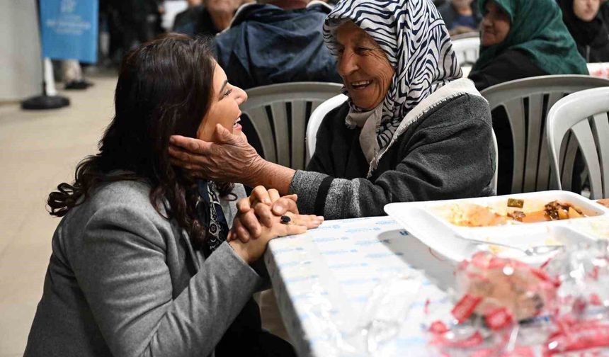 Başkan Çerçioğlu Koçarlı’da iftar sofrasında vatandaşlarla bir araya geldi