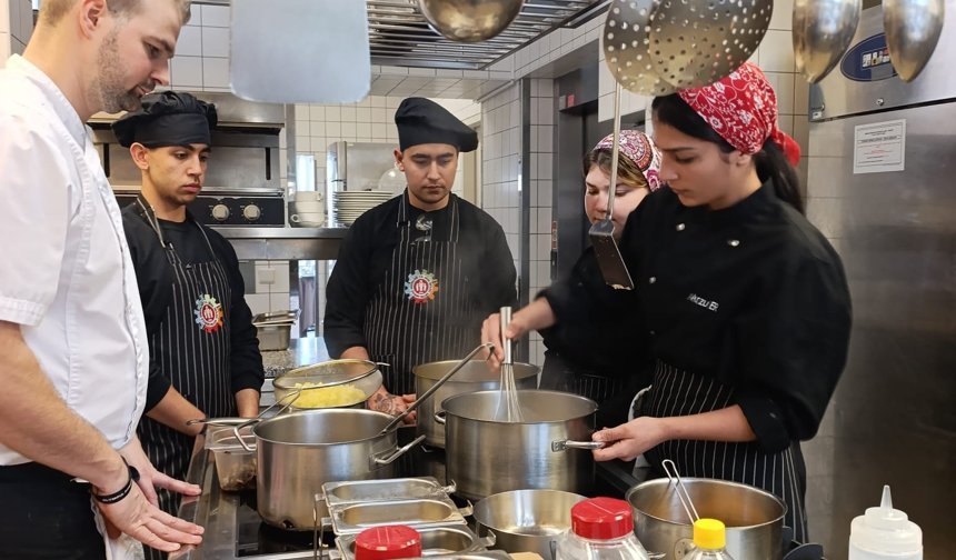 Didim MEM’li öğrencilere Avrupa’da Erasmus eğitimi