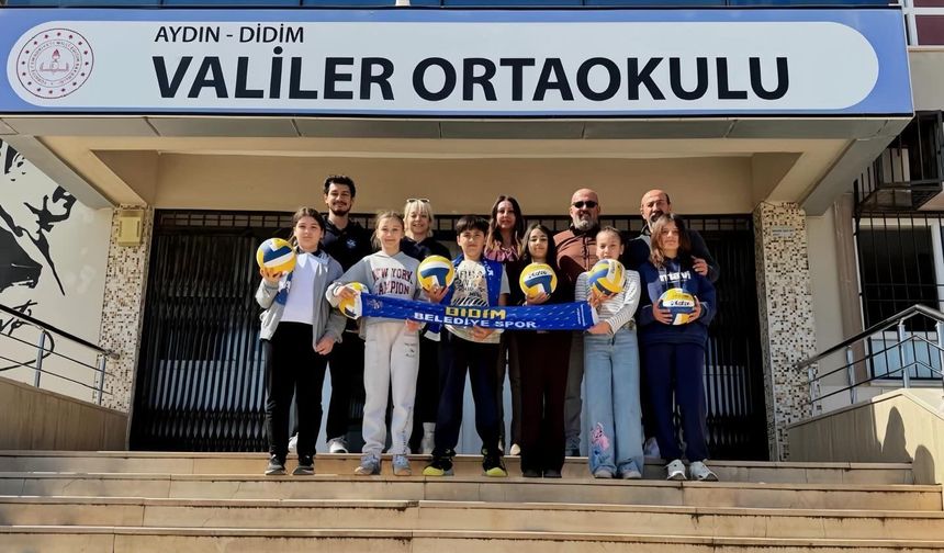 Didim’de okullara voleybol ziyaretleri devam ediyor