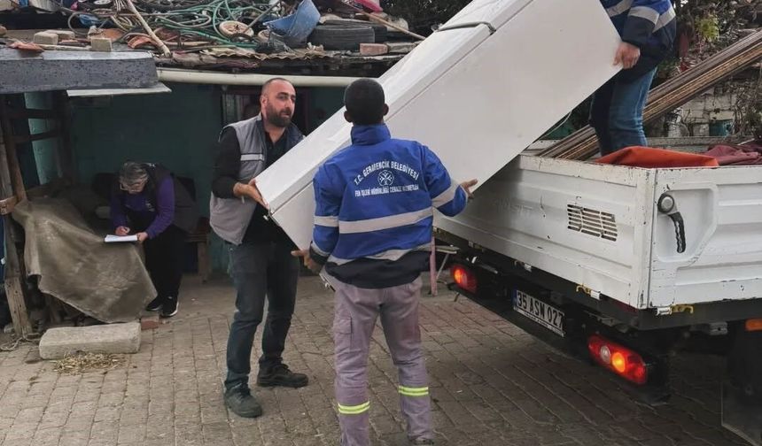 Germencik Belediyesi’nin ihtiyaç sahiplerine eşya desteği sürüyor