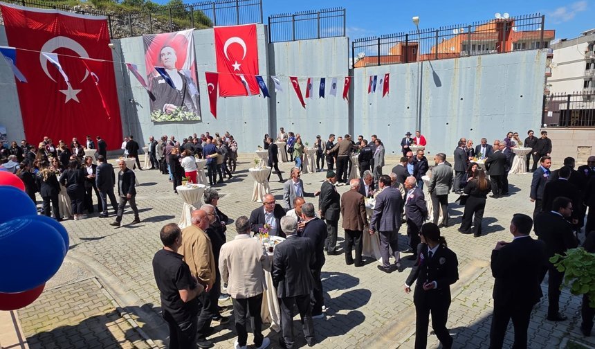 Kuşadası Emniyet teşkilatı ve ilçe protokolü buluştu