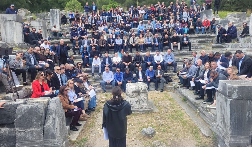 Söke Belediye meclisi Priene’de toplandı