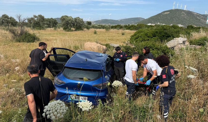 Didim'de otomobil yoldan uçtu; Karı-koca kazayı ucuz atlattı