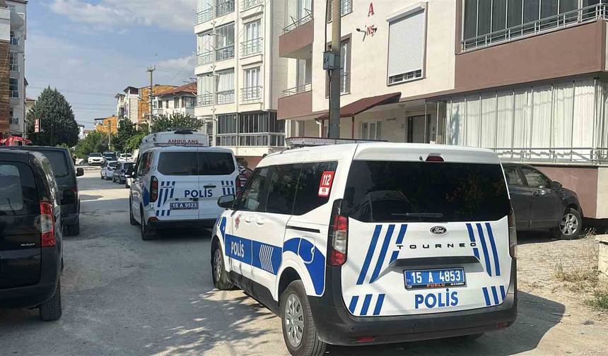 Yaşlı kadın eşi tarafından evde ölü bulundu