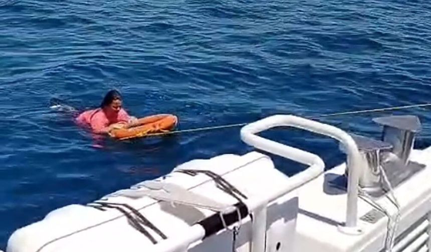 Aydın denizinde hareketli anlar: Polis imdadına yetişti