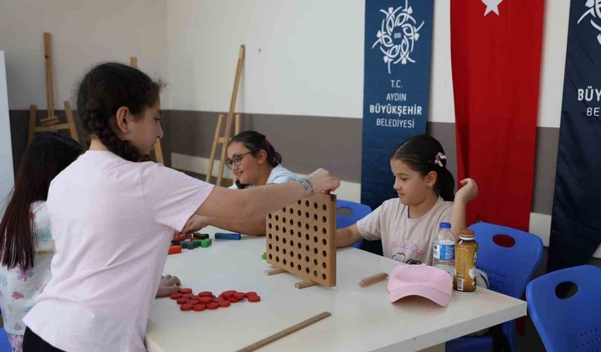 Minikler akıl oyunlarıyla hem eğleniyor hem öğreniyorlar