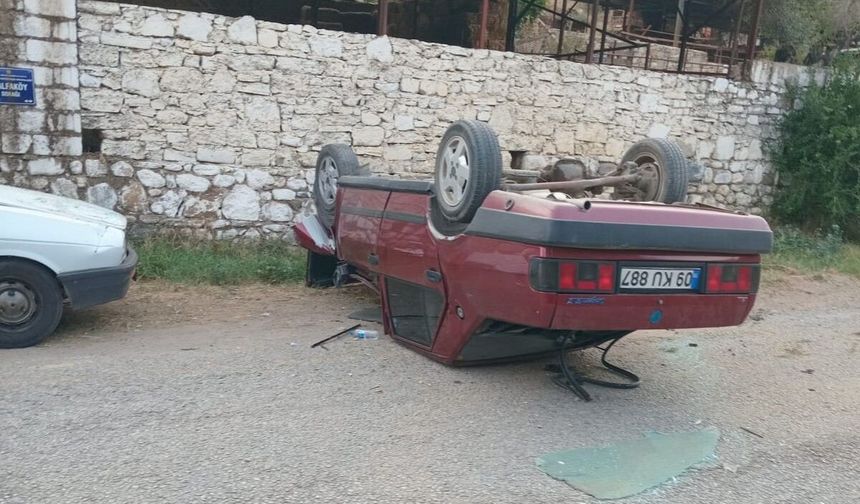 Aydın'da kontrolden çıkan otomobil ters döndü