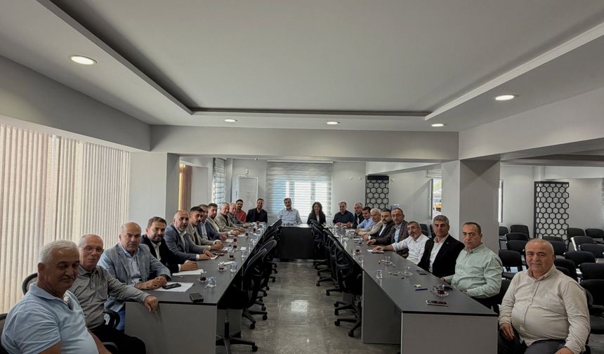 Başkan Erdem ilçe başkanlarıyla buluştu, “Birlikte güçlüyüz”