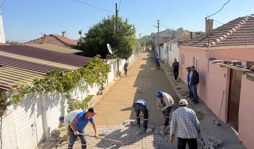 Yenipazar’da hem yollar yenileniyor hem gönüllere dokunuluyor