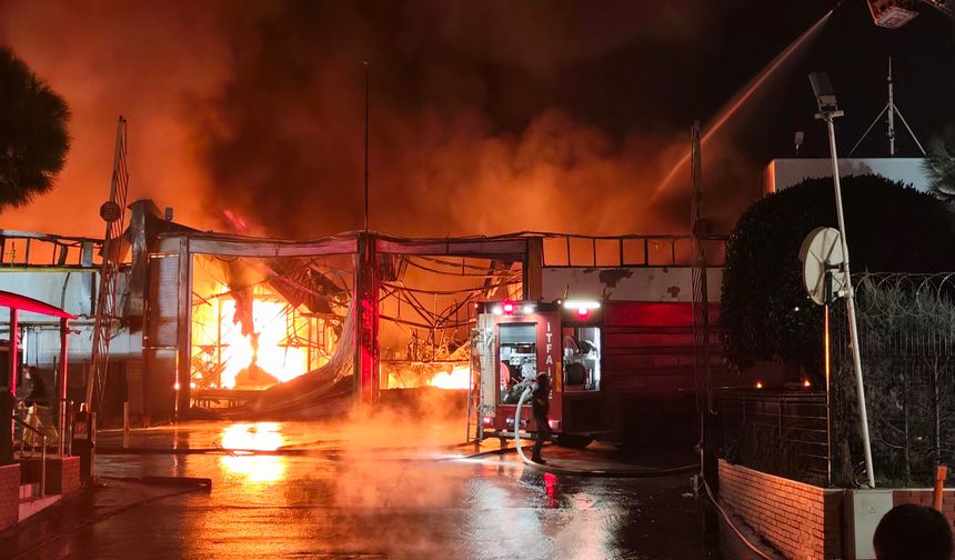İnci Akü farikasında feci yangın