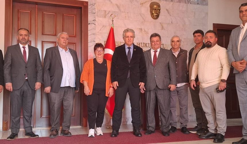 'Muhtarlar' Kuşadası'nda Ata'nın huzurunda buluştu