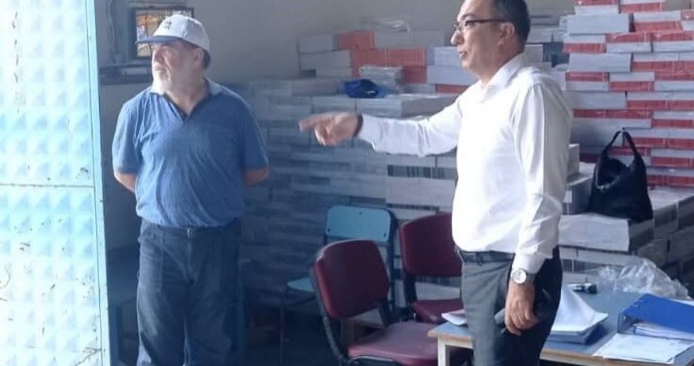 Efeler’de ders kitapları öğrencilerin sıralarındaki yerini almaya başladı