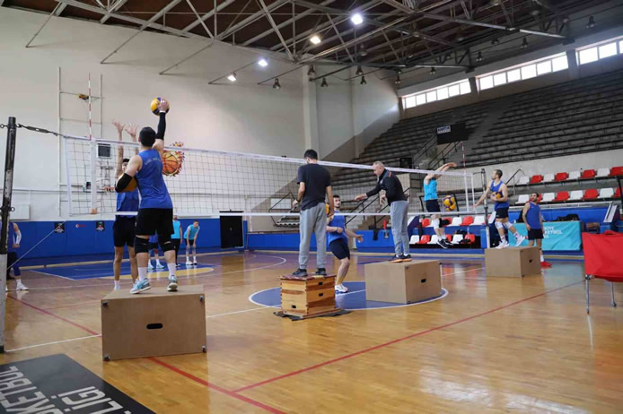 nazilli-belediyspor-voleybol-takimi-final-maclarina-hazirlaniyor-1766d6e083b0bdb18a635a2e209eab52.jpg