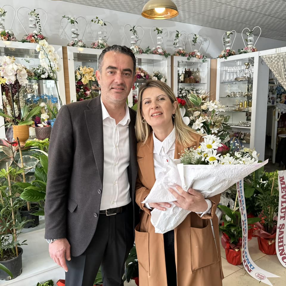 Arici Kadinlarin Gunlerini Kutladi Kadinlar Her Gun Bas Tacimizdir 452322 10A64E3E1883Ec9Cd526A231Ea05315F