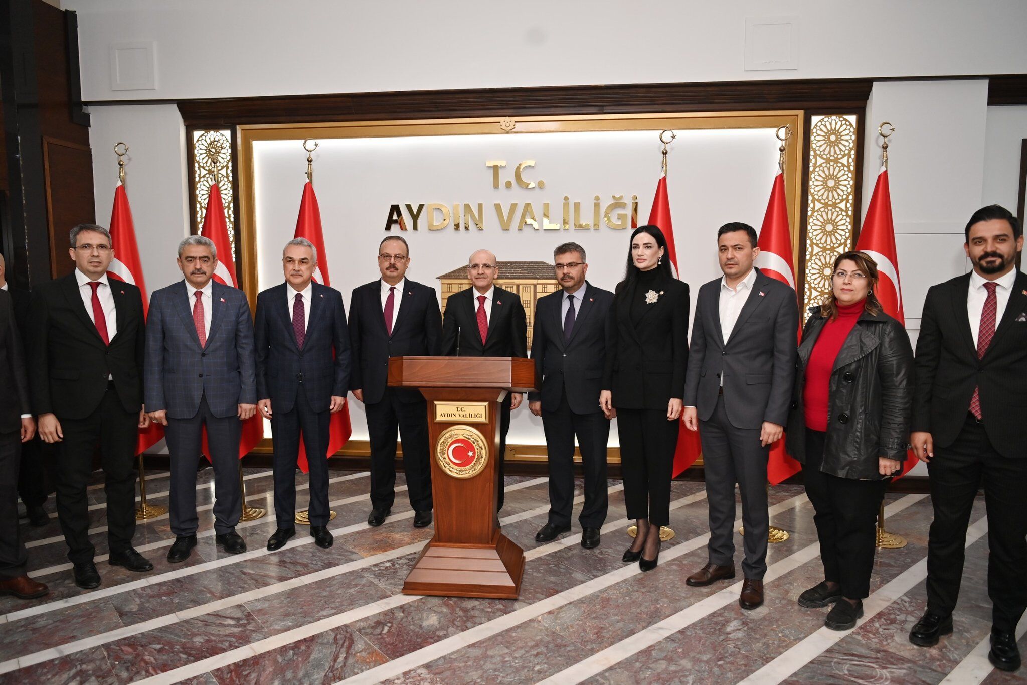 Bakan Simsek Aydinda 454803 C23163D1394E54F1Ab9B1075E8D6B1A0