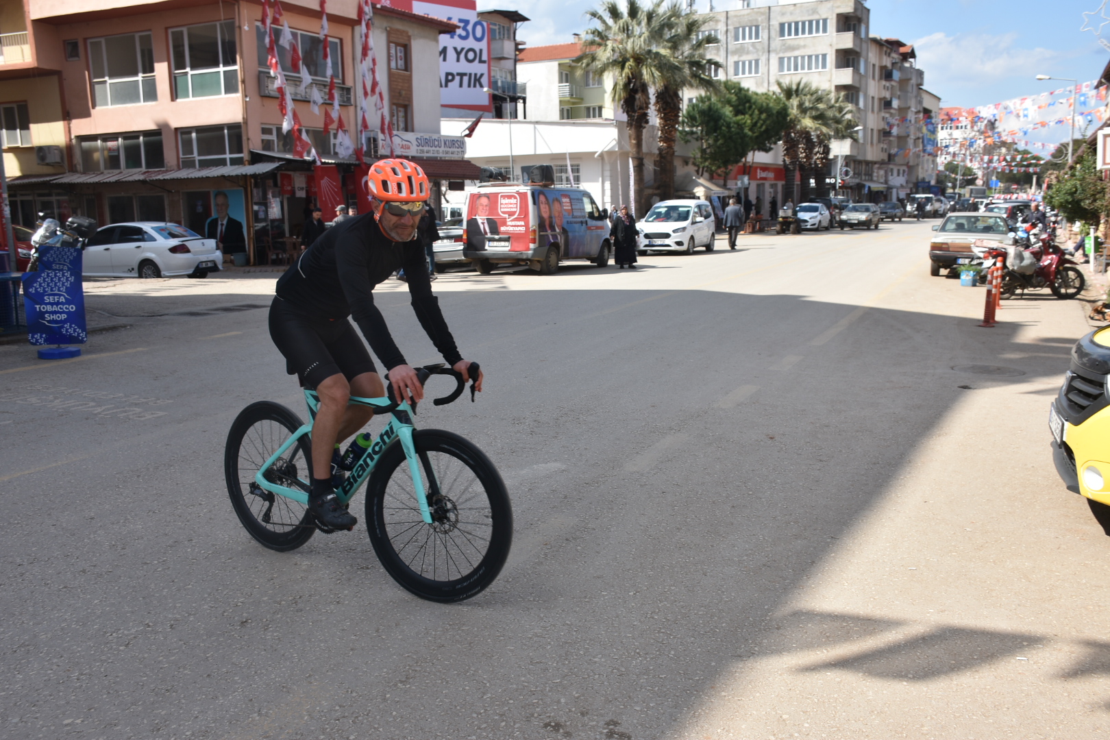 Bisikletle 300 Kilometre Yapip Karacasuya Pide Yemeye Geldi 454258 185100970Aa4C4Bc492021Fb1D3C371C