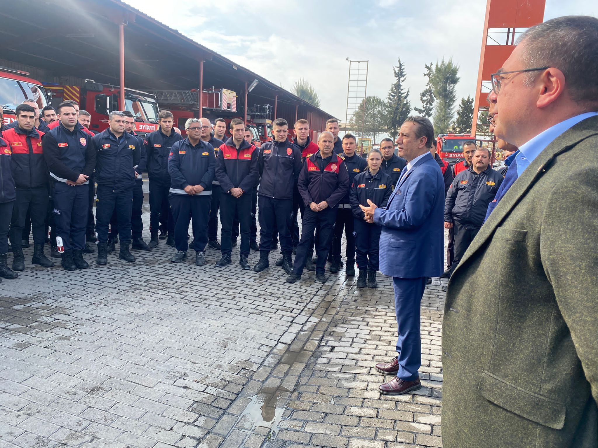 Chpli Yetiskin Kalplere Dokunacagiz Efeleri Sevgi Ile Yonetecegiz 455767 4856F016F50F1Ccf4A60E728A2D5184C