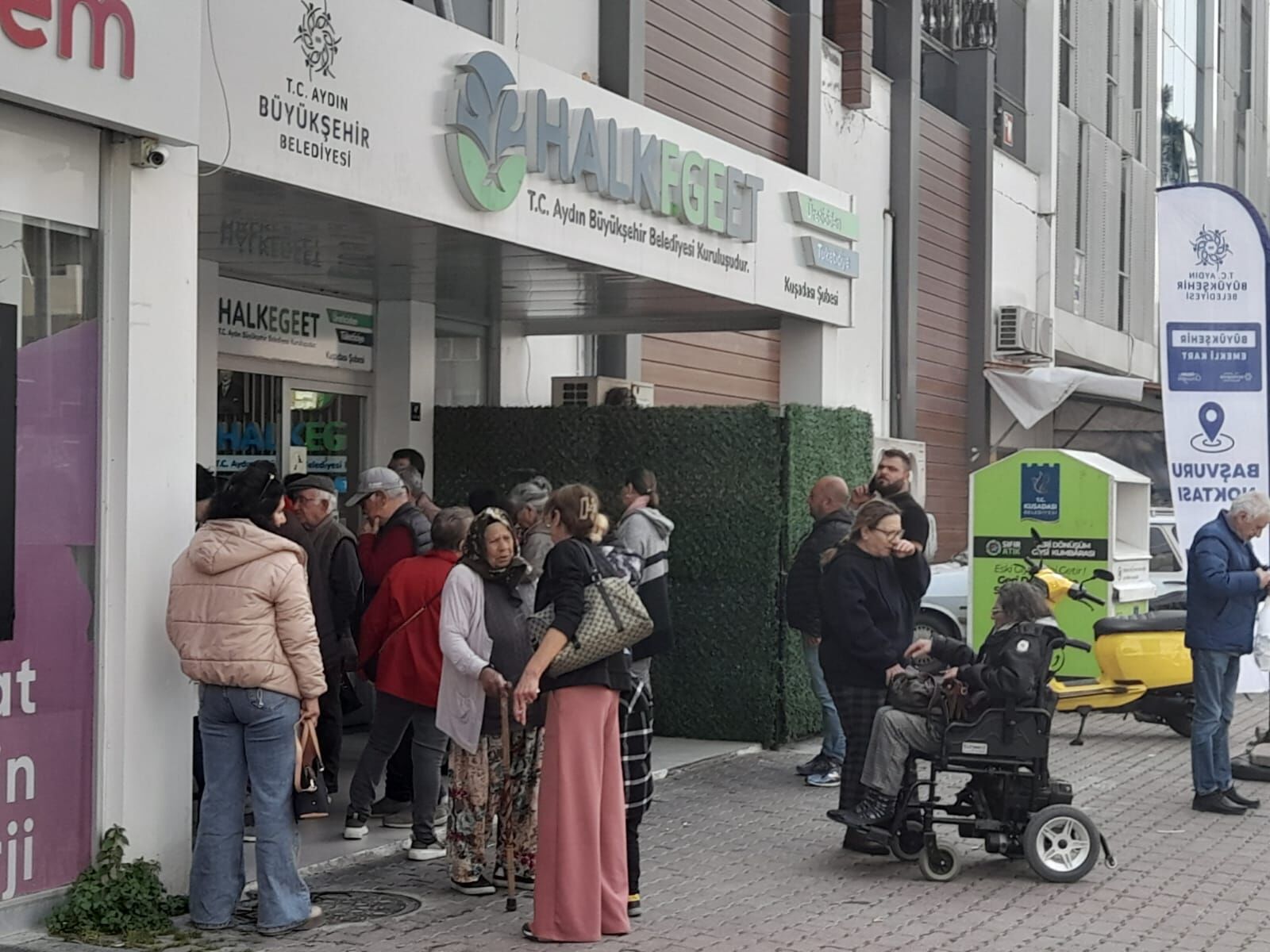 Emekliler Emekli Karti Cok Sevdi 457171 41306A40C1538B6E3Fa1213Cc6656356