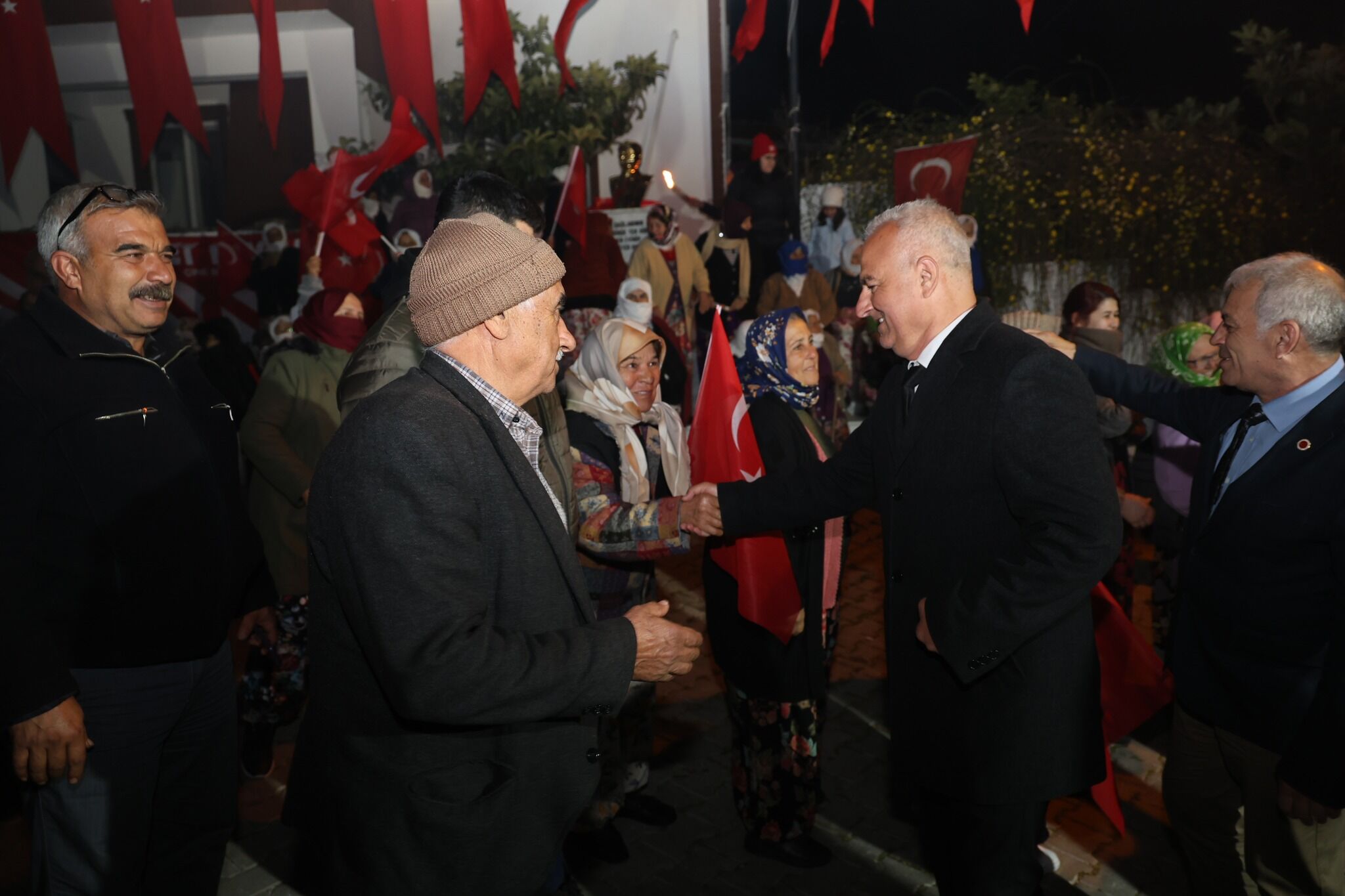 Mehmet Kivrak Gumbur Gumbur Geliyor 455941 59E35Eeb98302987Ae82898F87167229 Kopya