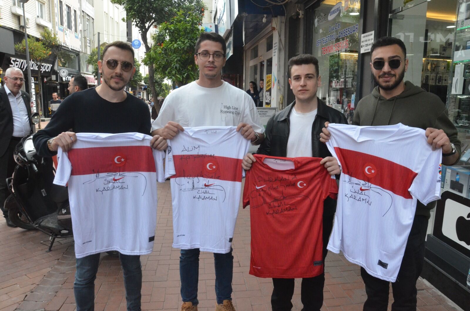 Milli Futbolcu Karaman Nazilliye Geldi Milli Forma Tek Tek Dagitildi 457128 Eedbcf2Af5403010349B77B050Ce08A7