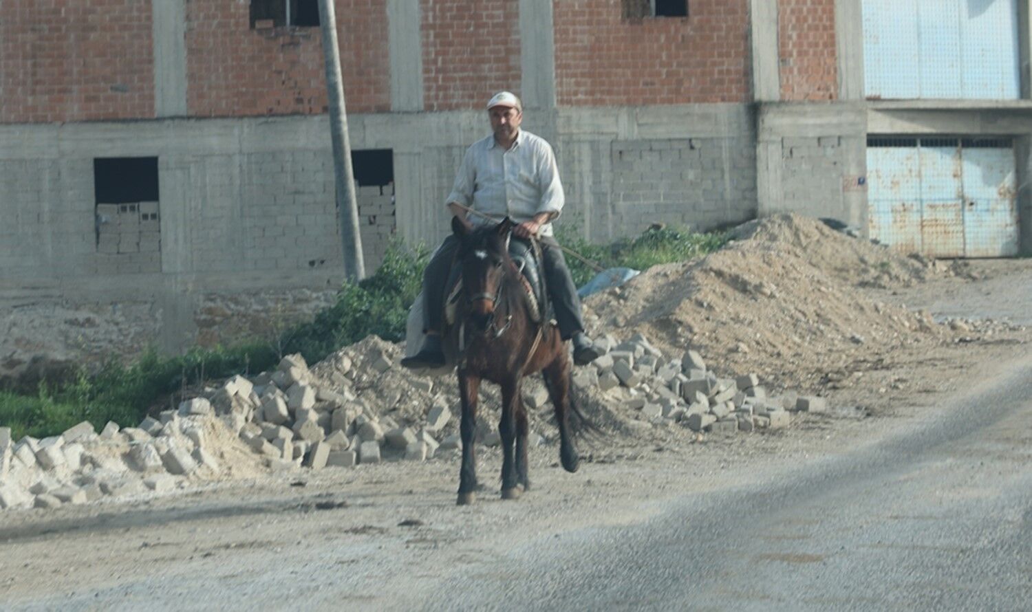 Akaryakit Zamlari At Esek Ve Katirlari Kiymetli Kilmaya Devam Ediyor 993C0A0D48A922112Cca8983C36213Ad