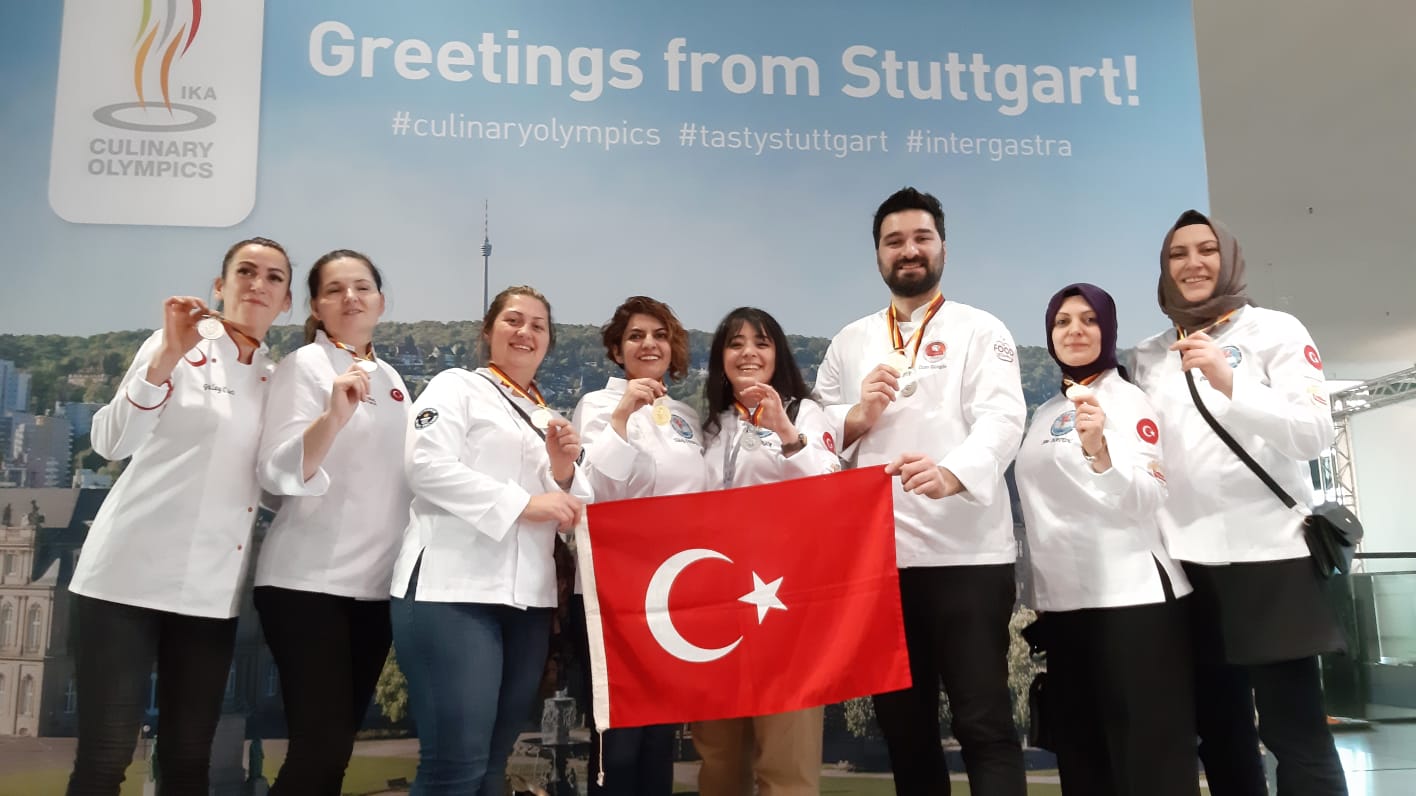 Kusadasinin Pasta Sanatindaki Milli Gururu Tulay Onbul 459031 D000Df6F2Bd25378Ed83Ef31F5D8E504