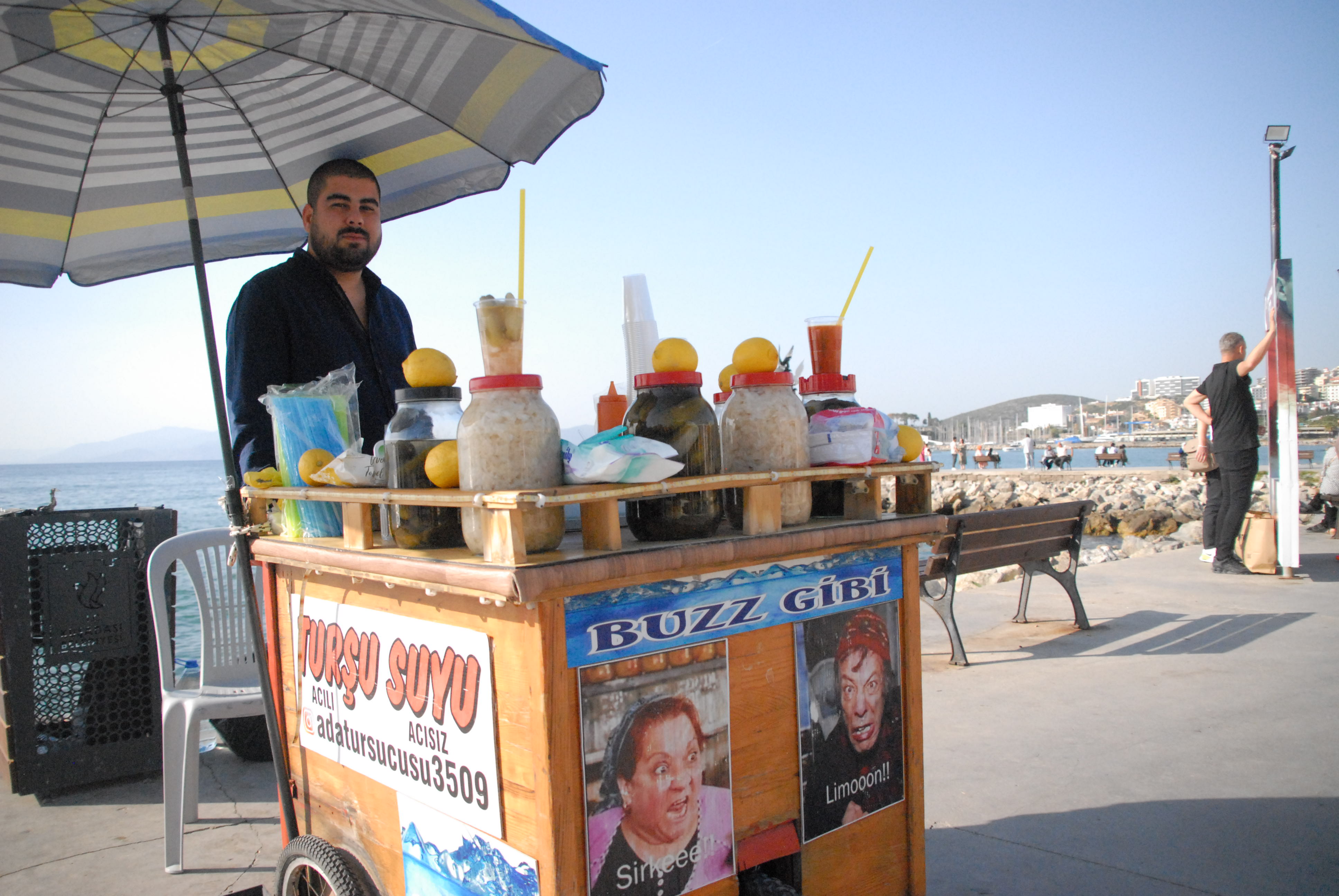 Kusadasinin Seyyar Tursucusu Menderes Sezona Buz Gibi Basladi 461759 Cba0D8233514C8C9B2312185A18Dc13E