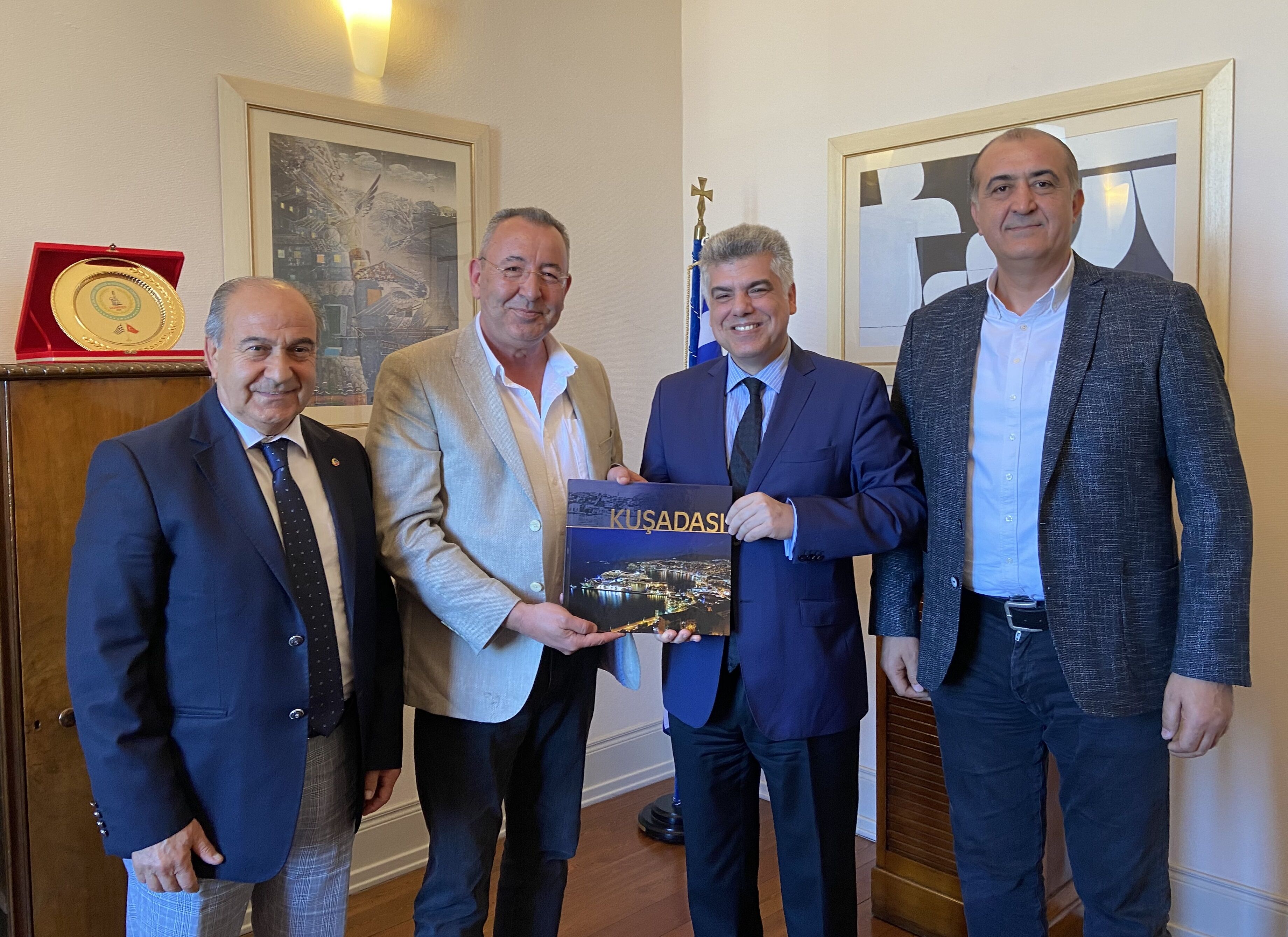 Kuto Yonetimi Yunanistan Izmir Baskonsolosunu Ziyaret Etti 460722 Aa30272C65064D41337C4D1E067B1D8E