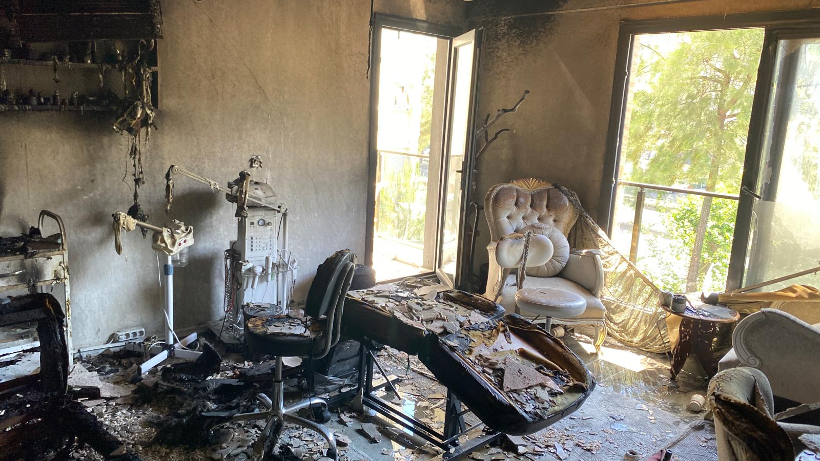 Aydinda Guzellik Merkezinde Yangin 470205 D875Fc979Cfcf8Aa51Cd0Bce91B8A8C2