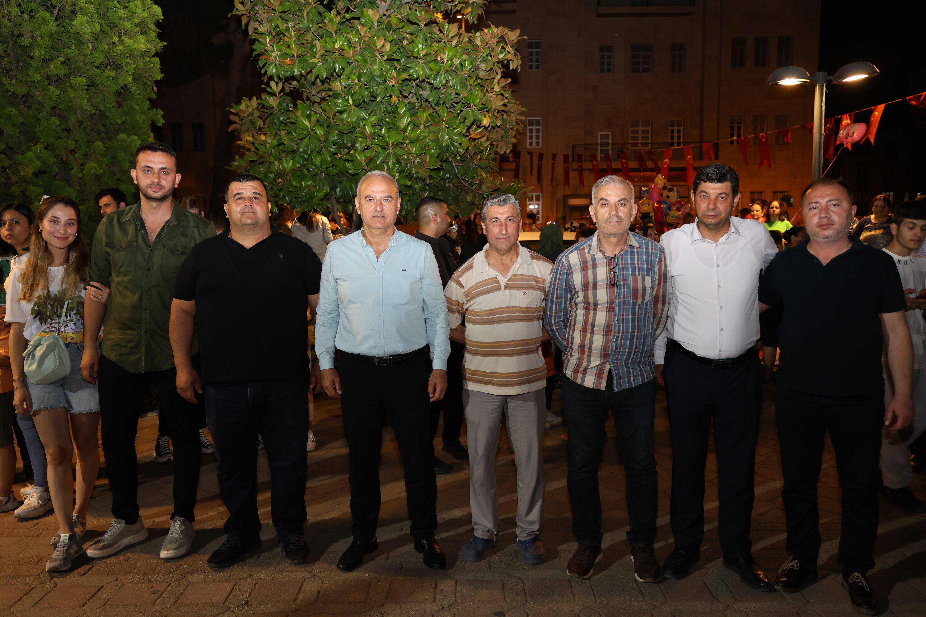 Cinede 19 Mayis Coskusu Konserle Taclandi 472186 D81F0F1Bfdb13F6Dcbd1A45170F0B855