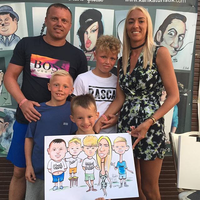 Odullu Karikaturist Lutfu Cakin Kusadasinda Hayati Renklendirmeye Devam Ediyor 472355 9F73C148Fe3996E01D6Dc7E5Fc9Aede4