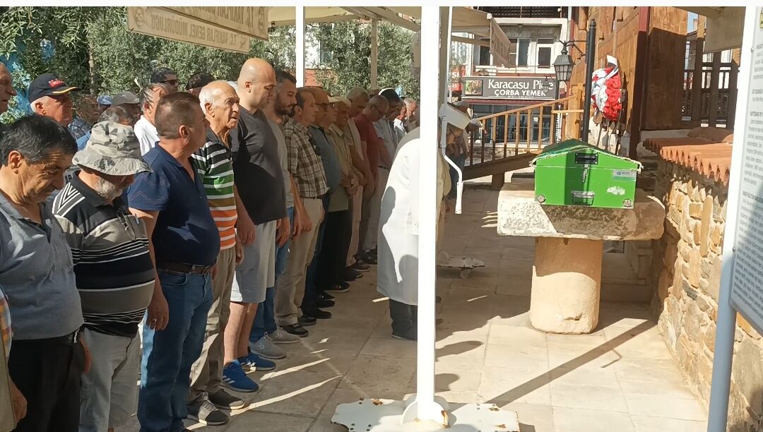 80 Darbesinde Gorevden Alinmisti Eski Baskan Son Yolculuguna Ugurlandi 480336 529859457E453A9E48F3B1A1290Bbc01
