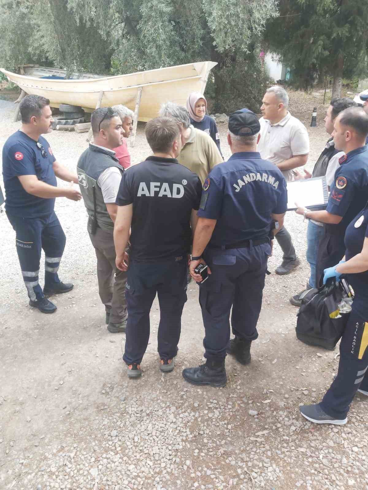 Afad Ekipleri Zamanla Yaristi Sert Inis Yapan Ucaktaki Murettebat Balikci Teknesiyle Karaya Cikarildi 24Ed886348C826A1825C67189Df65F1F