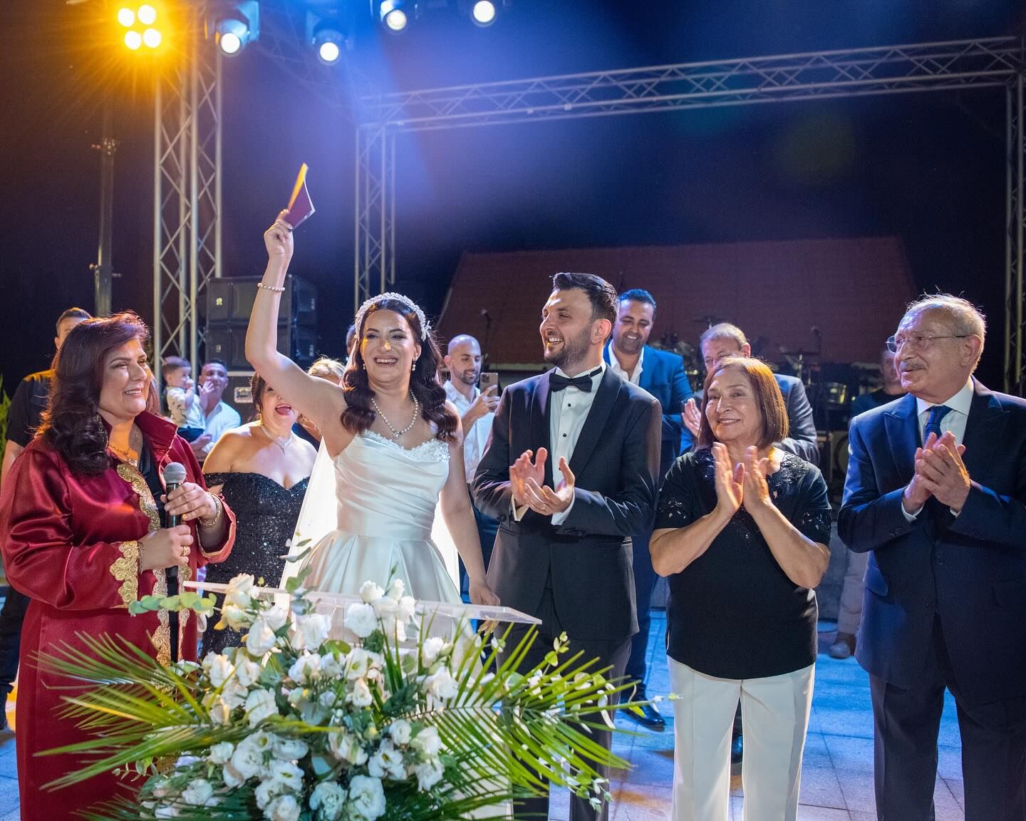 Chpli Yildizin Kizi Evlendi Kilicdaroglu Nikah Sahidi Oldu 480646 4E43A1A4B99Ca80Fa82951Af54Dff083