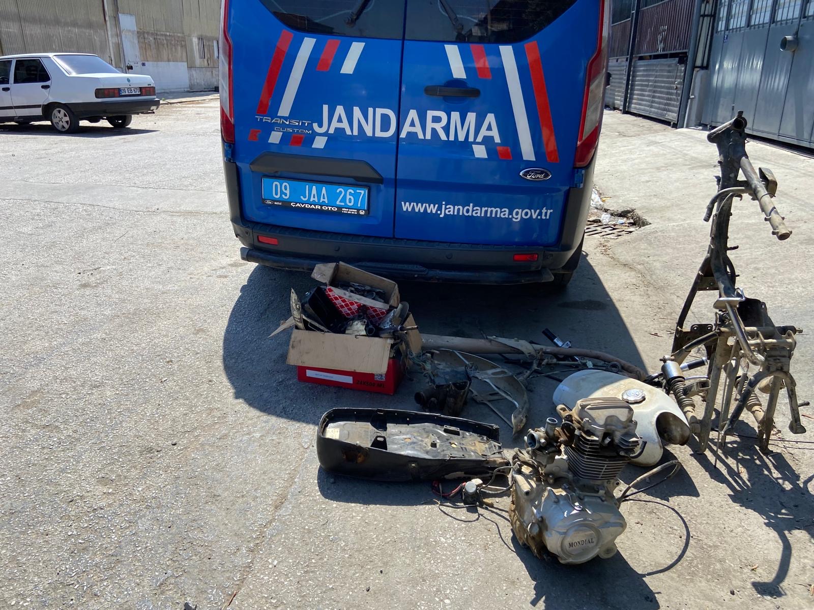 Motosiklet Farelerini Jandarma Enseledi Nazillide Jasat Iz Surdu 480367 5291B814C56A68117037Ba217273A756