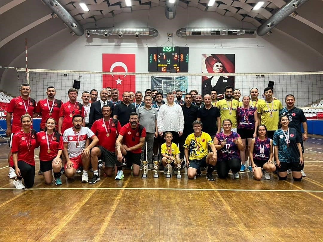 Aydin Il Saglik Mudurlugu Voleybol Turnuvasinda 3Uncu Oldu 588Ab75Ec7F987Fe919171E6D45Dbe25