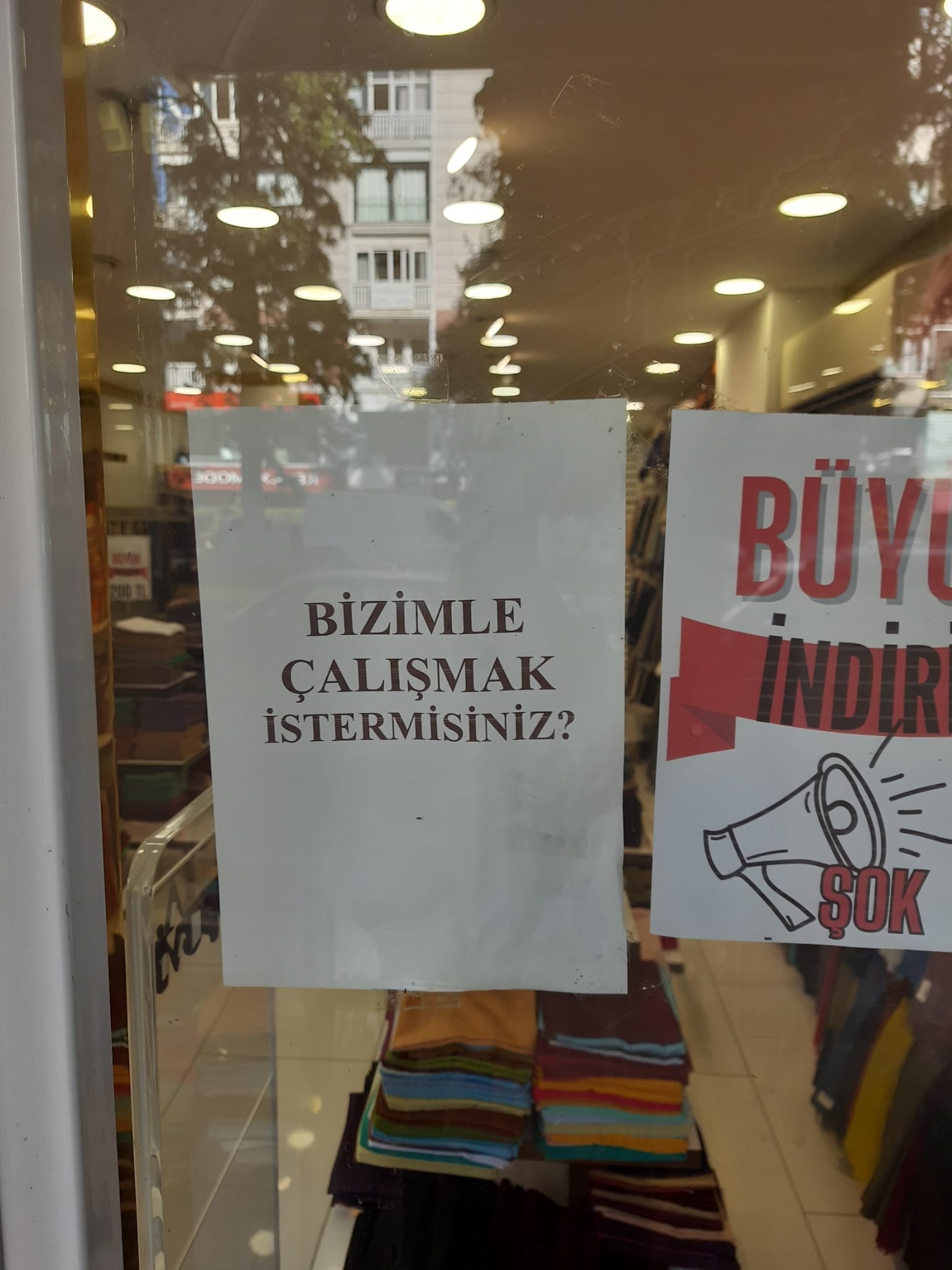 Efelerde Esnafin Astigi Yazi Dikkat Cekiyor Hepsinin Derdi Ayni 503201 75002D1357Bb9177101A901A6Da3C970