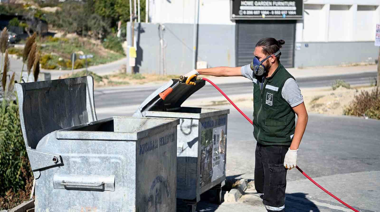 Kusadasi Belediyesi Ilaclama Calismalarina Devam Ediyor Da05D1Dbcfff4B1C449Fd542411253B0