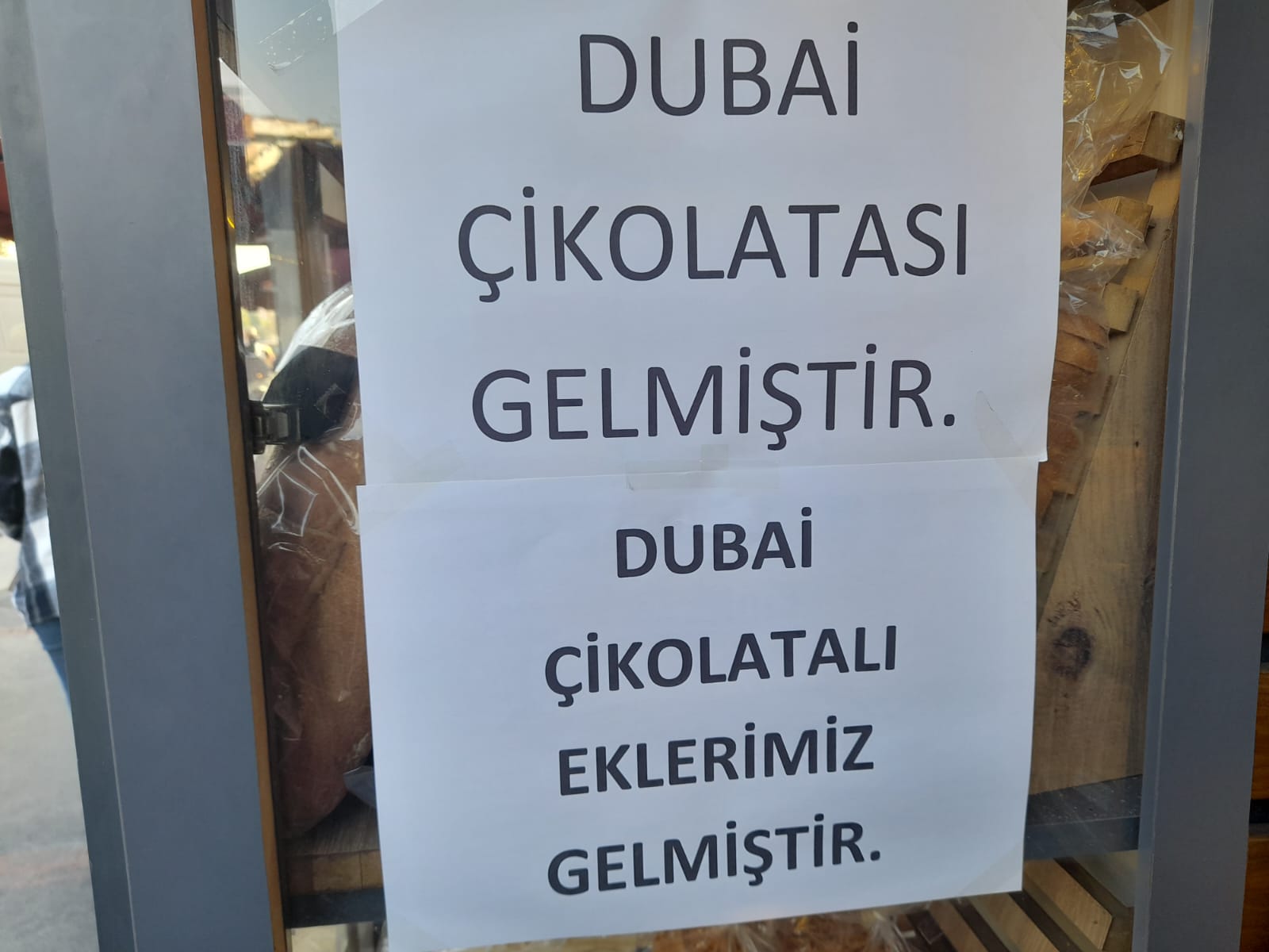 Kusadasini Ikiye Bolen Cilginlik Dubai Cikolatasi 516125 3359D16Db4216821F9Cdd8A46B76C5F8