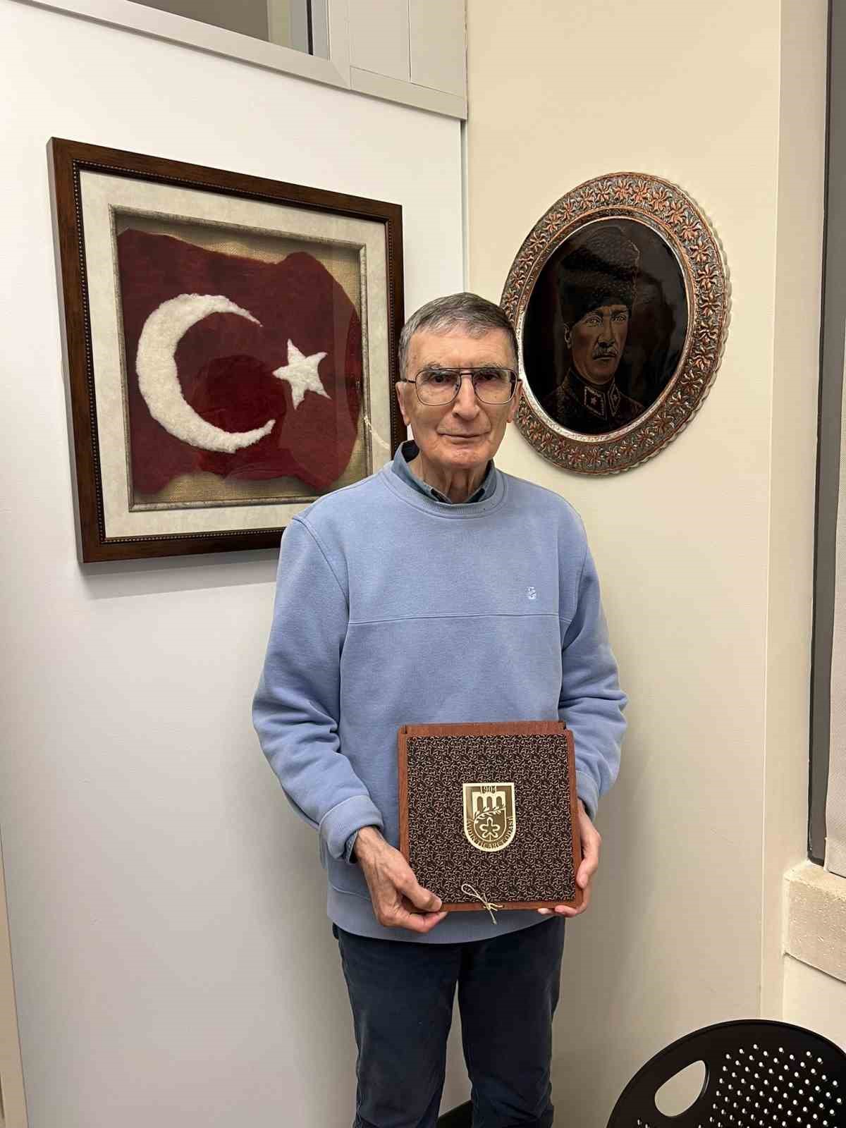 Nobel Odullu Dr Sancardan Aydin Inciri Tesekkuru 761263Bfd4F7Df1E65125E5Ec91E1Ccd