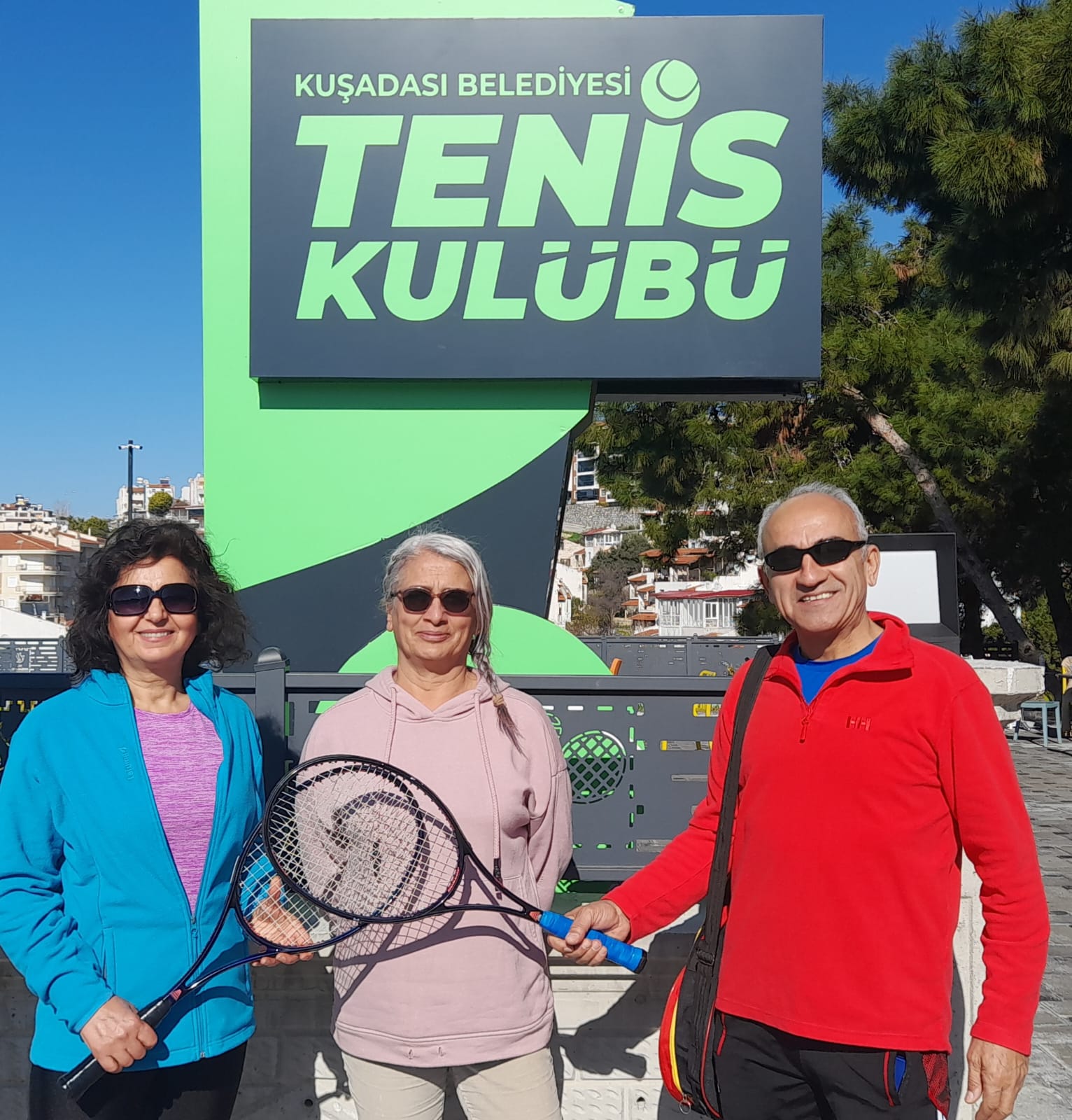 Kusadasi Tenis Kulubu Tenis Severlere Kapilarini Acti 539273 2A9E6C53572911Ebac873056F0Bbb522